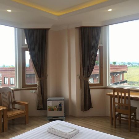 Five One Star Hotel Nyaung Shwe Exterior foto