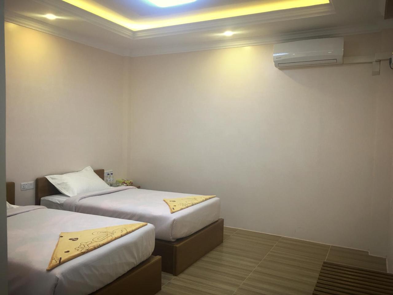 Five One Star Hotel Nyaung Shwe Exterior foto