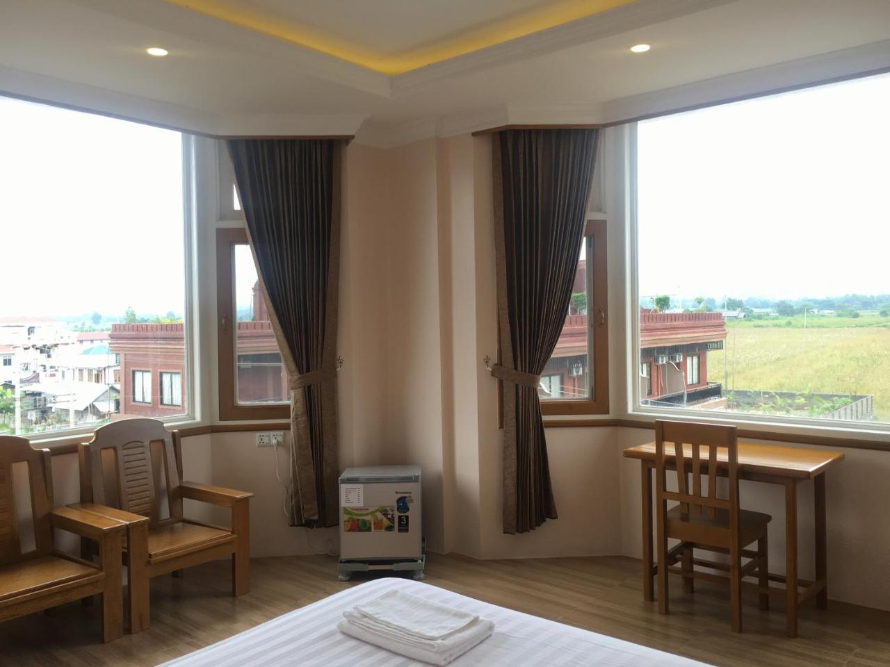 Five One Star Hotel Nyaung Shwe Exterior foto